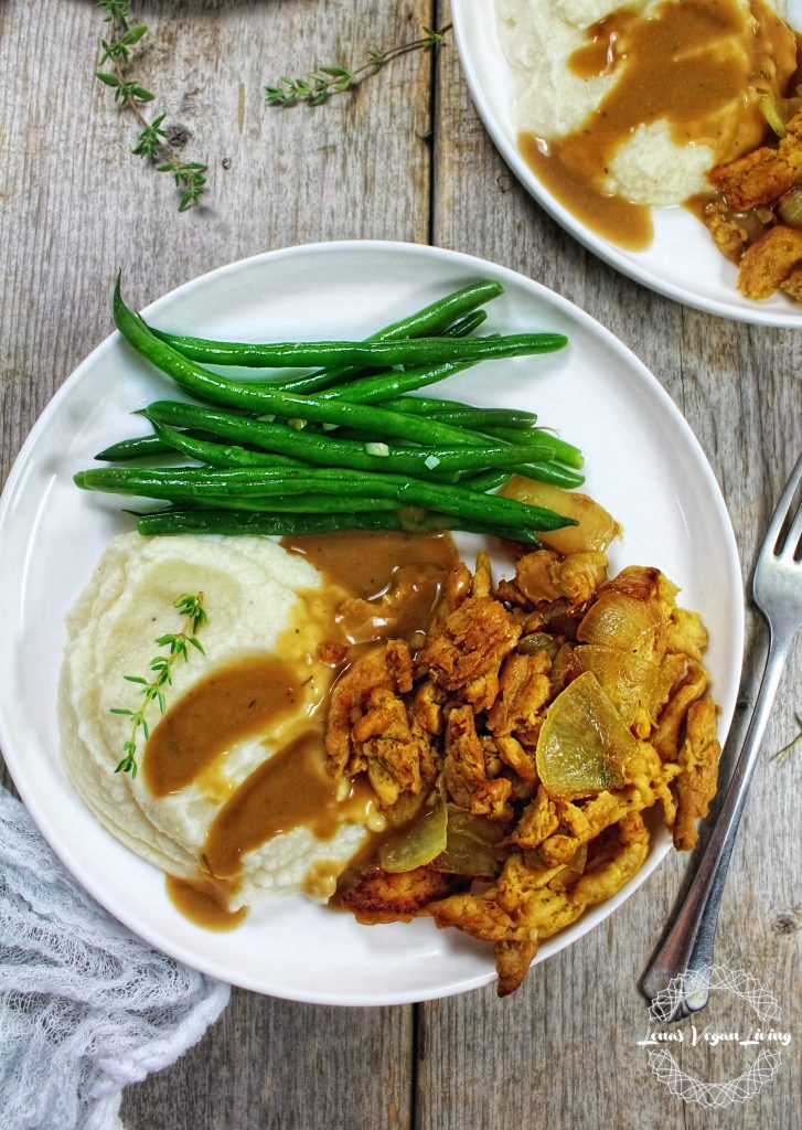  The delectable flavors of Vegan Keto Meal are a savory combination of Chick'n served with velvety Cauliflower Mash. 